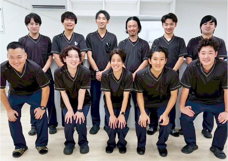 こうゆうクリニックのスタッフ集合写真